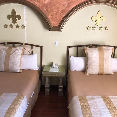 פואבלה Hotel Elena מראה חיצוני תמונה