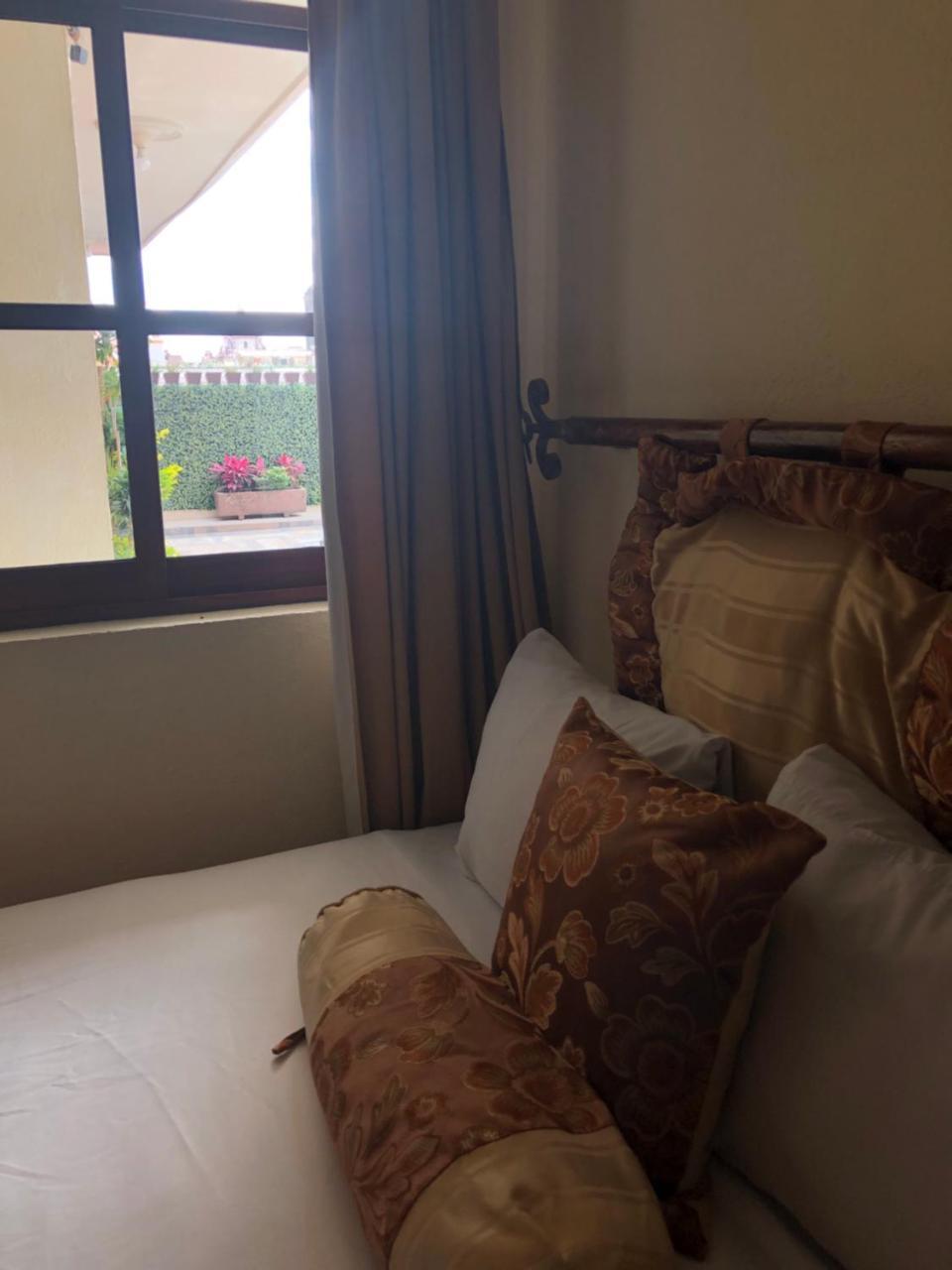 פואבלה Hotel Elena מראה חיצוני תמונה